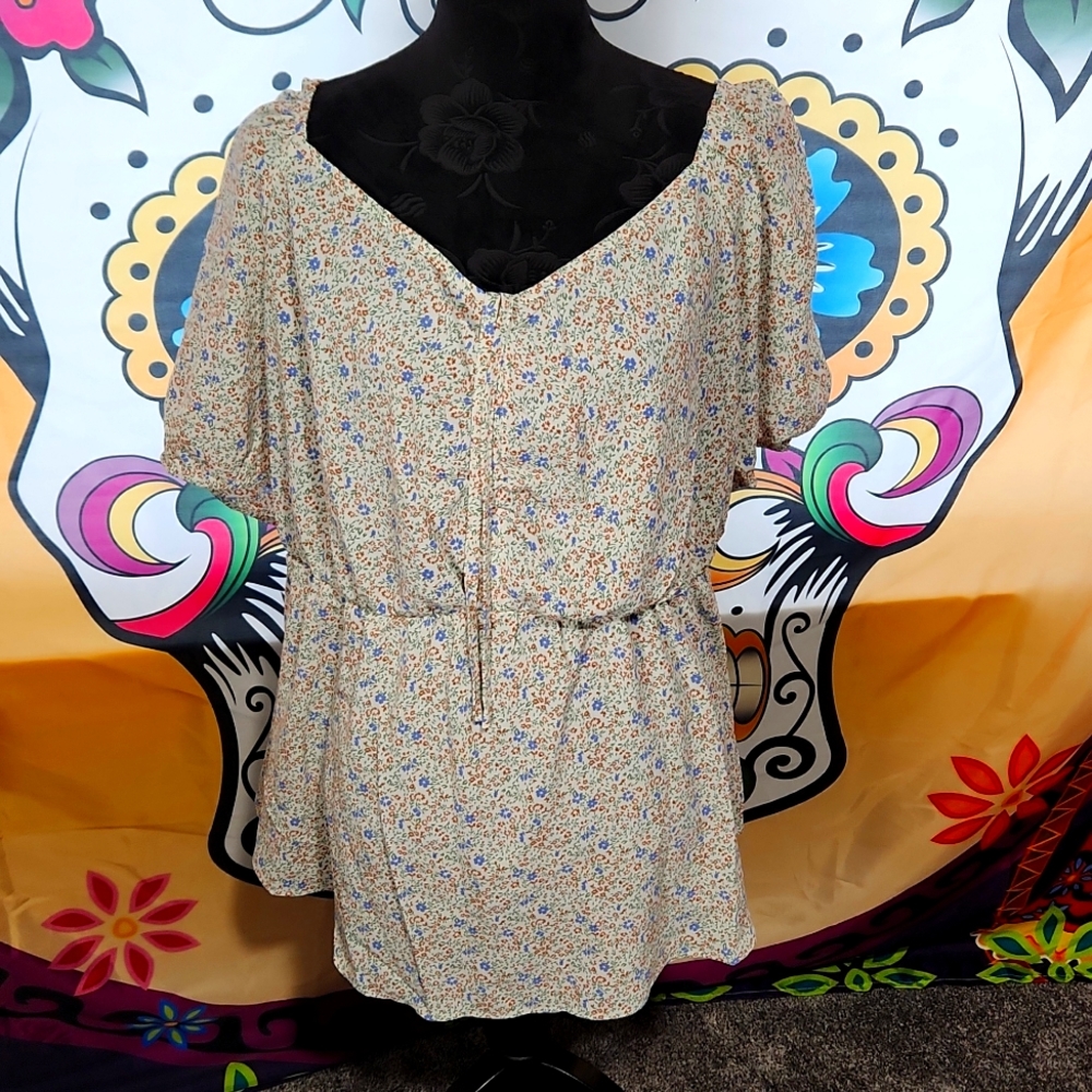 BloomChic Ditsy Floral Puff Sleeve Ruched Drawstring Blouse - Picture 11 of 12
